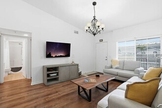 4945 Cougar Ct S in Naples, FL - Building Photo - Building Photo