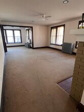 702 N Raynor Ave in Joliet, IL - Foto de edificio - Building Photo