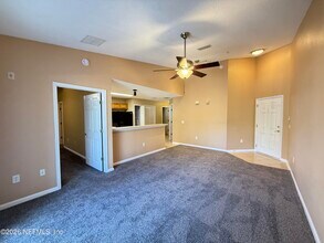 6105 Maggies Cir in Jacksonville, FL - Building Photo - Building Photo