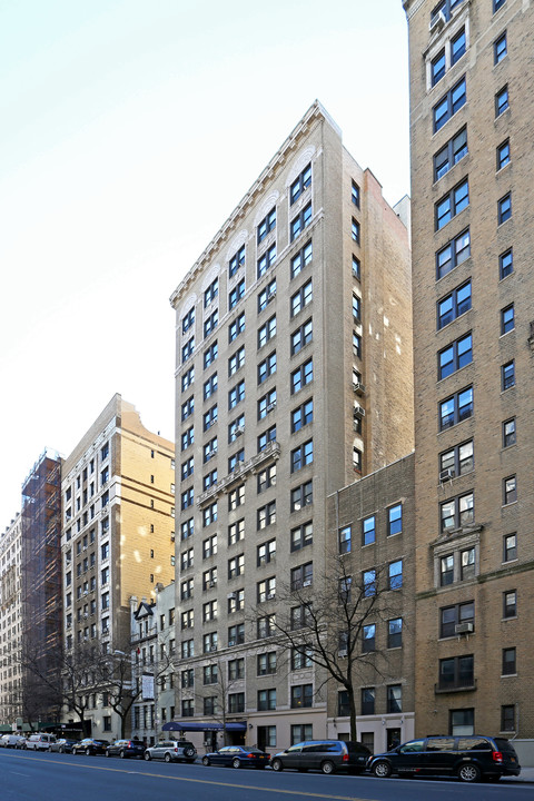 130 W 86th St in New York, NY - Building Photo