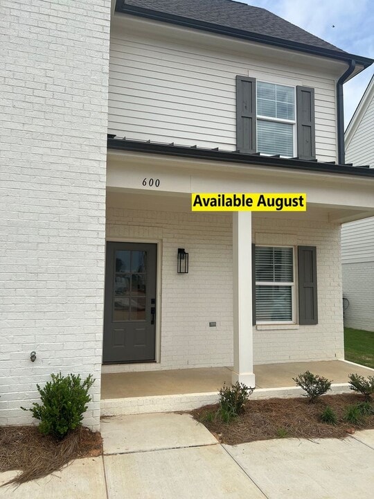 600 Cottage Grove Cir in Oxford, MS - Building Photo