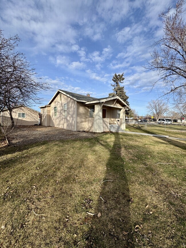 560 E 6th N in Mountain Home, ID - Building Photo - Building Photo