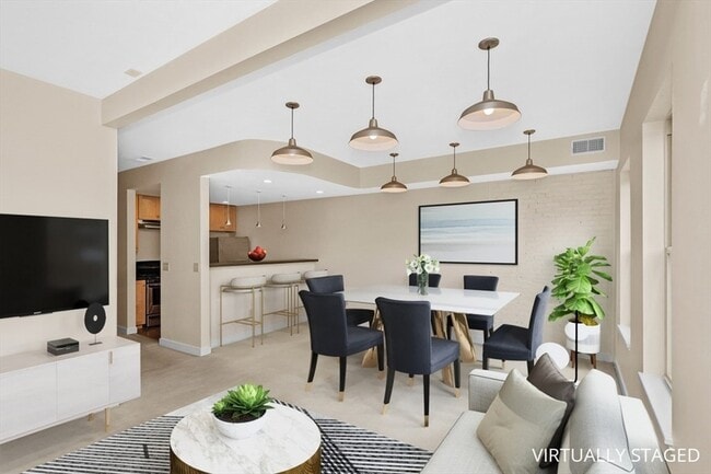 296 Meridian St, Unit 2 in Boston, MA - Building Photo - Building Photo