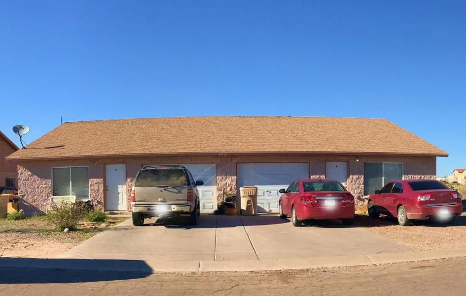 Duplex on Carousel in Arizona City, AZ - Building Photo