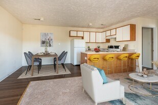 South Main Apartments in Hope Mills, NC - Building Photo