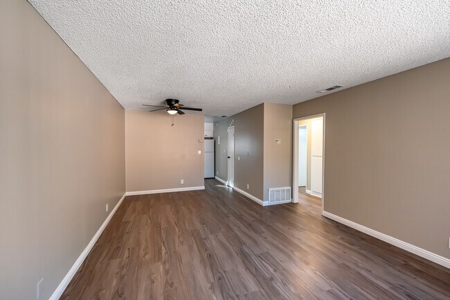 Mayfield Park Apartments in San Bernardino, CA - Building Photo - Interior Photo