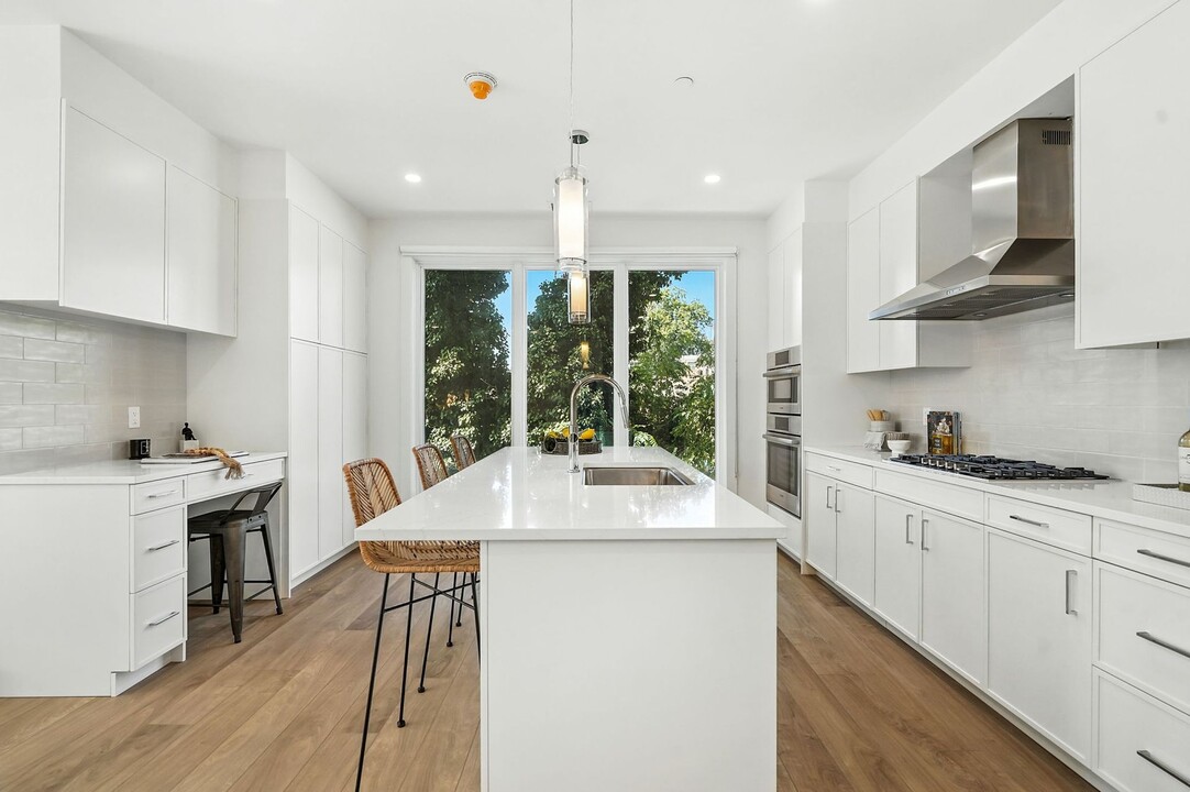 Harrison Grand in Harrison, NY - Foto de edificio