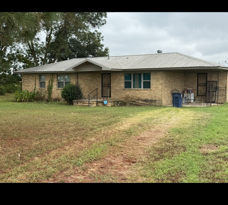 2163 Lee Rd 407 in Marianna, AR - Building Photo