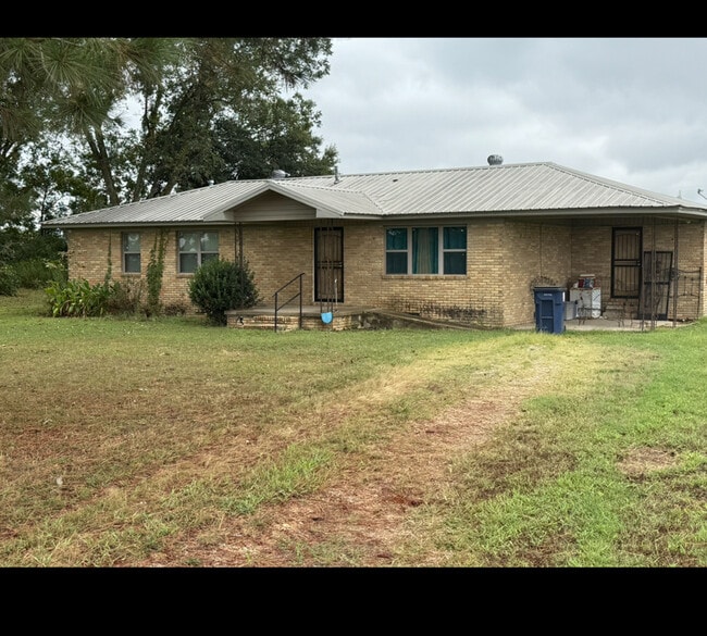 property at 2163 Lee Rd 407