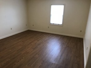 120 Middleground Way, Unit 01 in London, KY - Building Photo - Building Photo