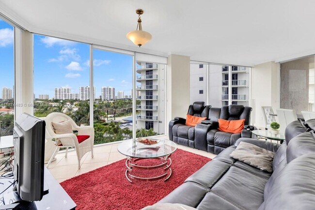 18671 Collins Ave in Sunny Isles Beach, FL - Building Photo - Building Photo