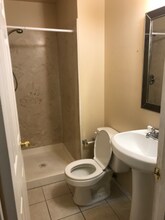 13129 NE 129th Ct in Kirkland, WA - Building Photo - Building Photo