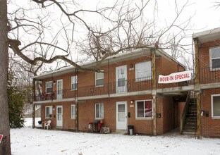 132-136 Brunson Ave in Columbus, OH - Building Photo - Building Photo