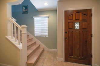 211 S Helberta Ave in Redondo Beach, CA - Building Photo - Building Photo