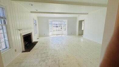 124 W Crystal Lake Ave in Crystal Lake, IL - Building Photo - Building Photo