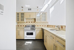 14 Chauncy St, Unit 7 in Cambridge, MA - Building Photo