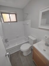 Freelander in Cleveland, OH - Foto de edificio - Building Photo