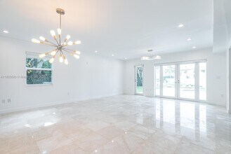 1130 Lugo Ave in Coral Gables, FL - Foto de edificio - Building Photo