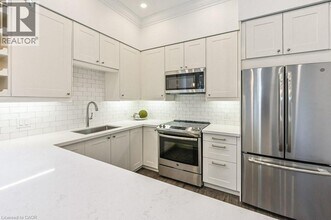 139 MacNab St S in Hamilton, ON - Building Photo - Building Photo