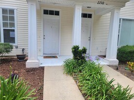 2221 Golden Oak Ln in Valrico, FL - Building Photo
