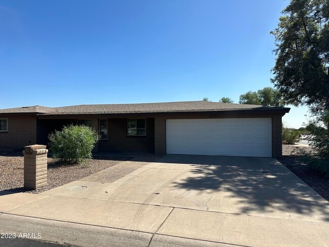 property at 6013 E Evergreen St