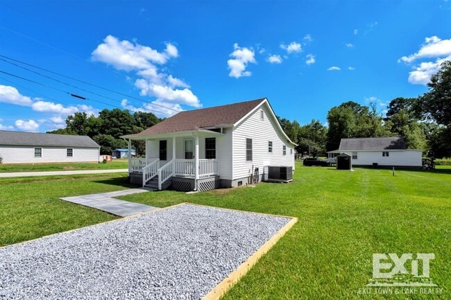 property at 108 E Pine St