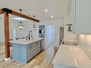 5542 Radford Ave in Los Angeles, CA - Building Photo - Building Photo