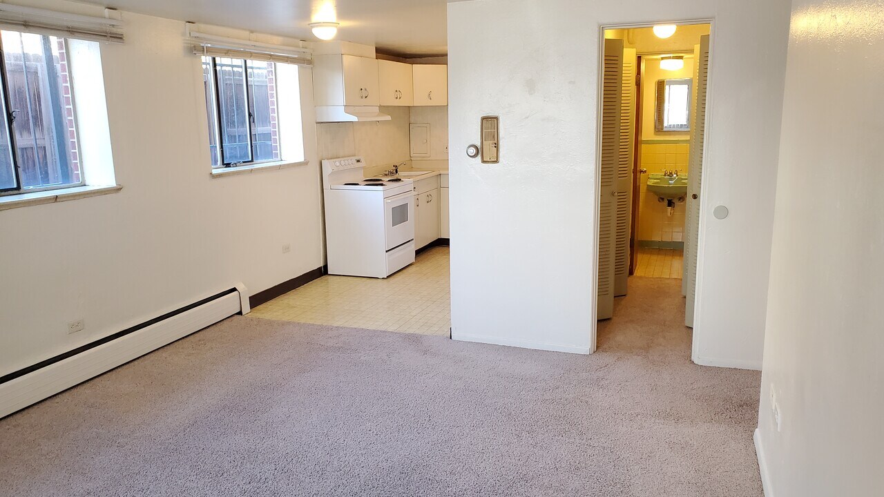 925 S Washington St, Unit 104 in Denver, CO - Building Photo