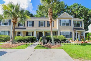 1247 Island Club Dr in Charleston, SC - Building Photo