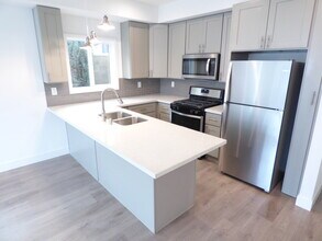 1256 N Hobart Blvd in Los Angeles, CA - Building Photo - Building Photo