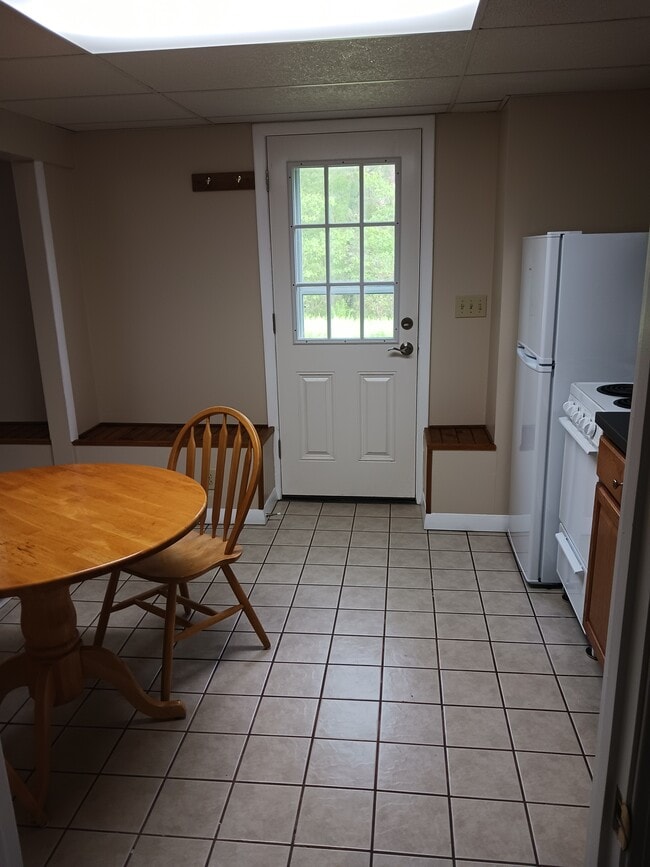 150 Estelle Dr, Unit B in West Kingston, RI - Building Photo - Building Photo