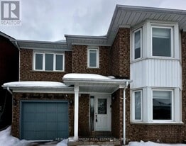 74 Shady Pine Cir in Brampton, ON - Building Photo