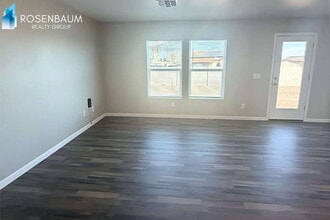 8764 W Reventon Dr in Arizona City, AZ - Building Photo - Building Photo