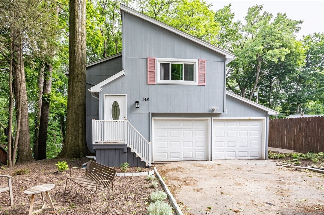 148 Chestnut Hill Dr in Rochester, NY - Building Photo