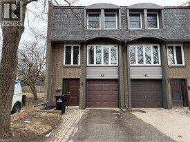 46 Cedarwoods Crescent in Kitchener, ON - Building Photo
