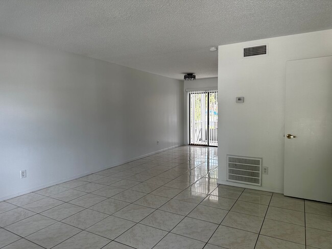 2019 N Kelley Ave in Kissimmee, FL - Building Photo - Building Photo