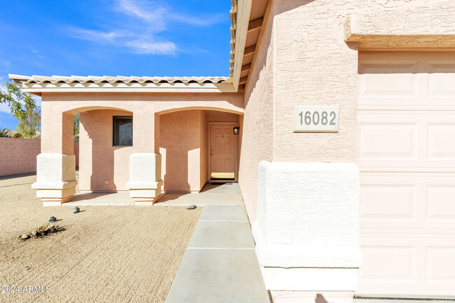 16082 W Morning Glory St in Goodyear, AZ - Building Photo - Building Photo