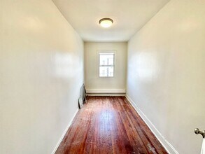 144 Van Horne St in Jersey City, NJ - Building Photo - Building Photo