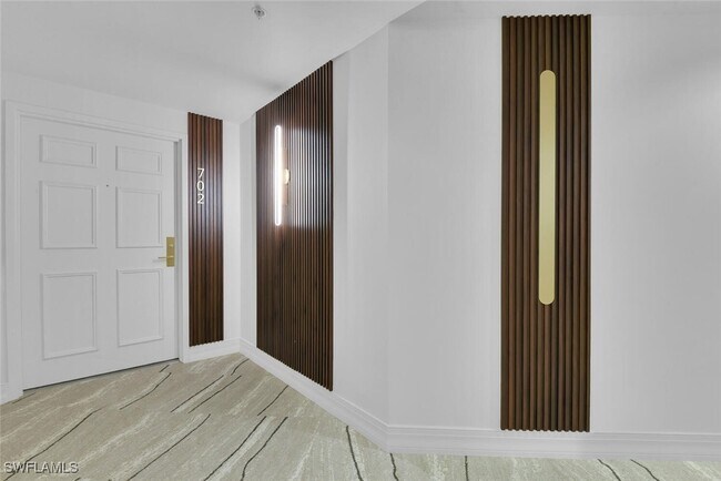 435 Dockside Dr in Naples, FL - Building Photo - Building Photo