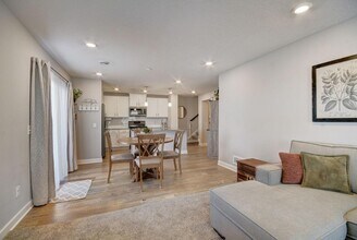 1203 Lower 143rd St E in Rosemount, MN - Building Photo - Building Photo