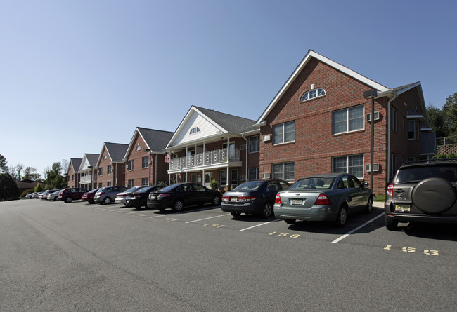 Nisos Lemnos Adult Community in Hackettstown, NJ - Foto de edificio - Building Photo