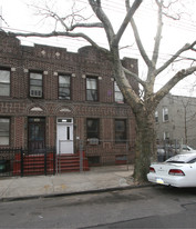 677 Linwood St Apartments