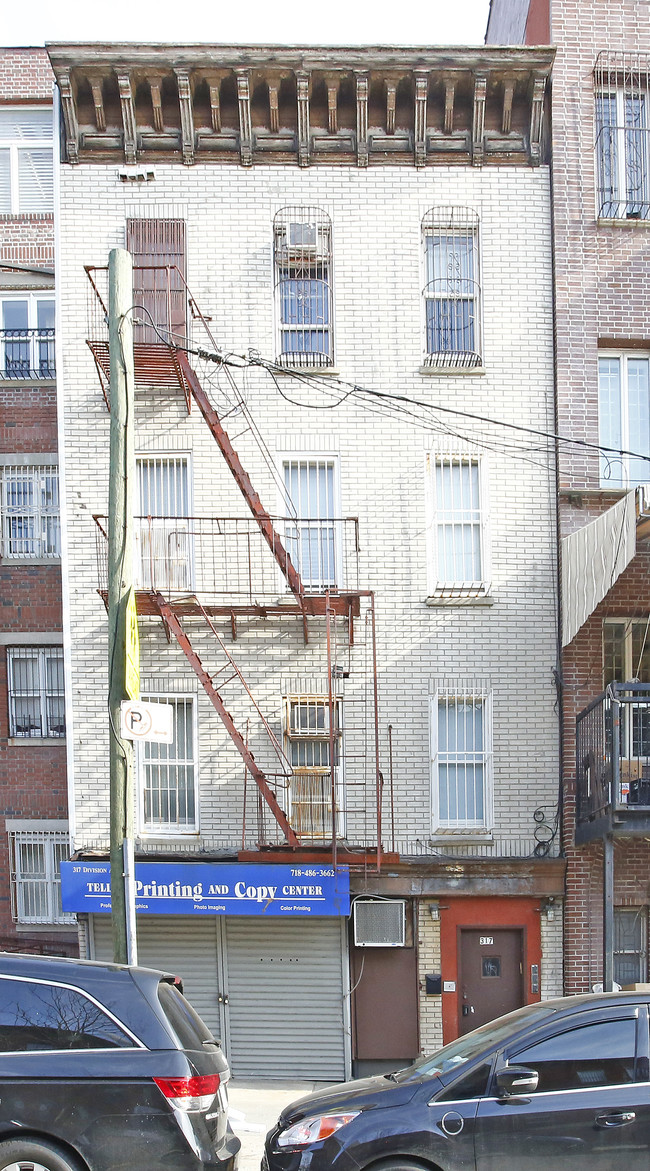 317 Division Ave in Brooklyn, NY - Building Photo - Building Photo