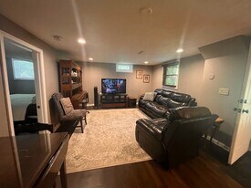 1115 N Utah Ave, Unit lower lvl apartment in Davenport, IA - Building Photo