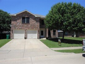 207 Silver Spur Dr in Waxahachie, TX - Building Photo