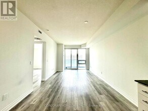 181 Wynford Dr in Toronto, ON - Building Photo - Building Photo