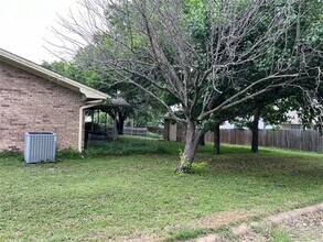 501 Spring Meadow St in Stephenville, TX - Building Photo - Building Photo