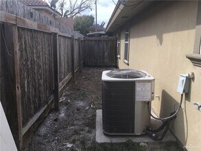 4008 Parkplace Ave, Unit 4 in Pharr, TX - Foto de edificio - Building Photo