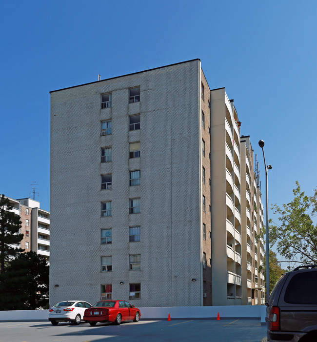 Centennial Place 2 in St Catharines, ON - Building Photo - Building Photo