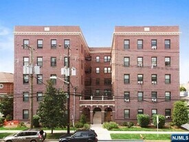 855 Broad in Ridgefield, NJ - Building Photo